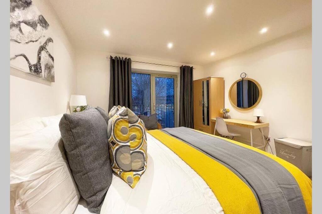 3 York Mews Villa บาธ ภายนอก รูปภาพ