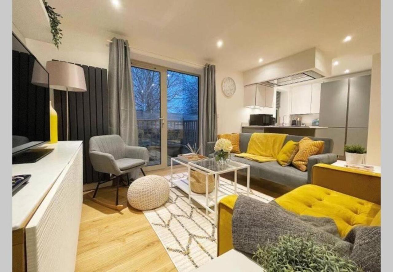 3 York Mews Villa บาธ ภายนอก รูปภาพ