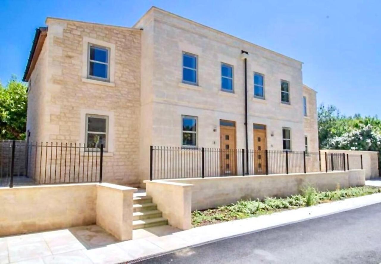 3 York Mews Villa บาธ ภายนอก รูปภาพ